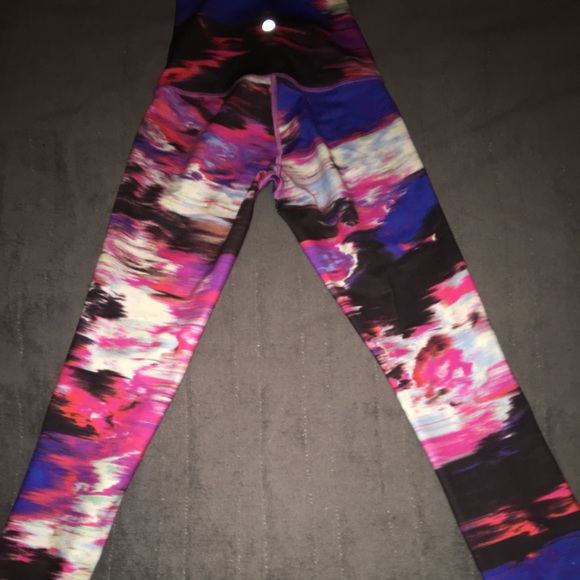 Lululemon size 2 tights - Picture 2 of 2